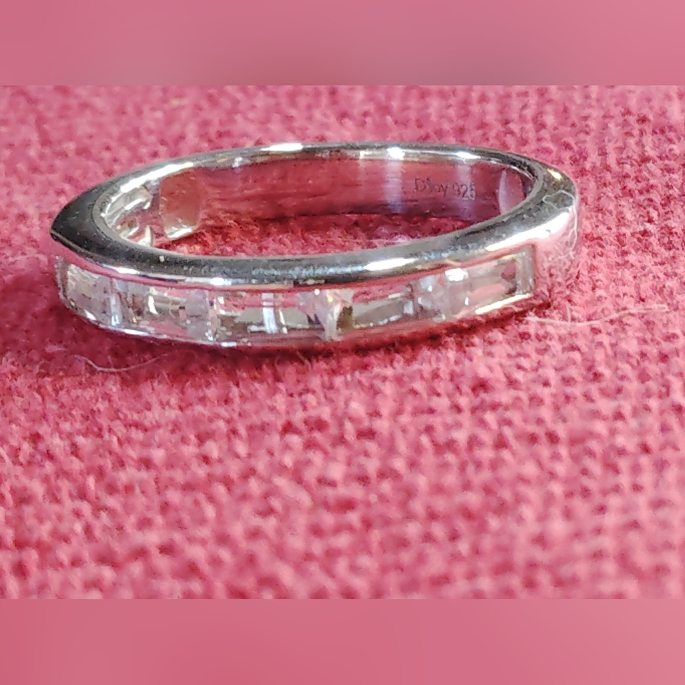 🔥DREAMY BAGUETTES OF PURE WHITE TOPAZ IN  ELEGANT STERLING BAND. RING SIZE - 10